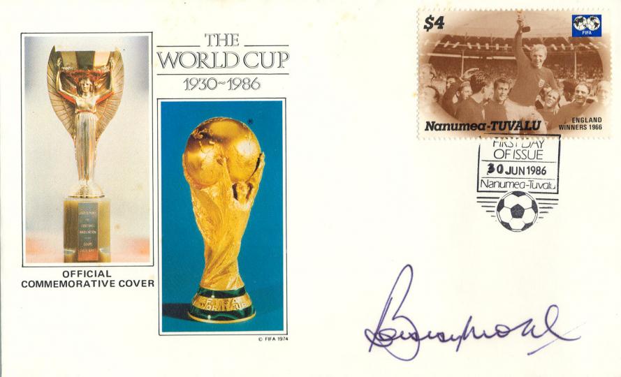 1986 (06) World Cup - Tuvalu Commemorative Cover - Signed by Bobby Moore